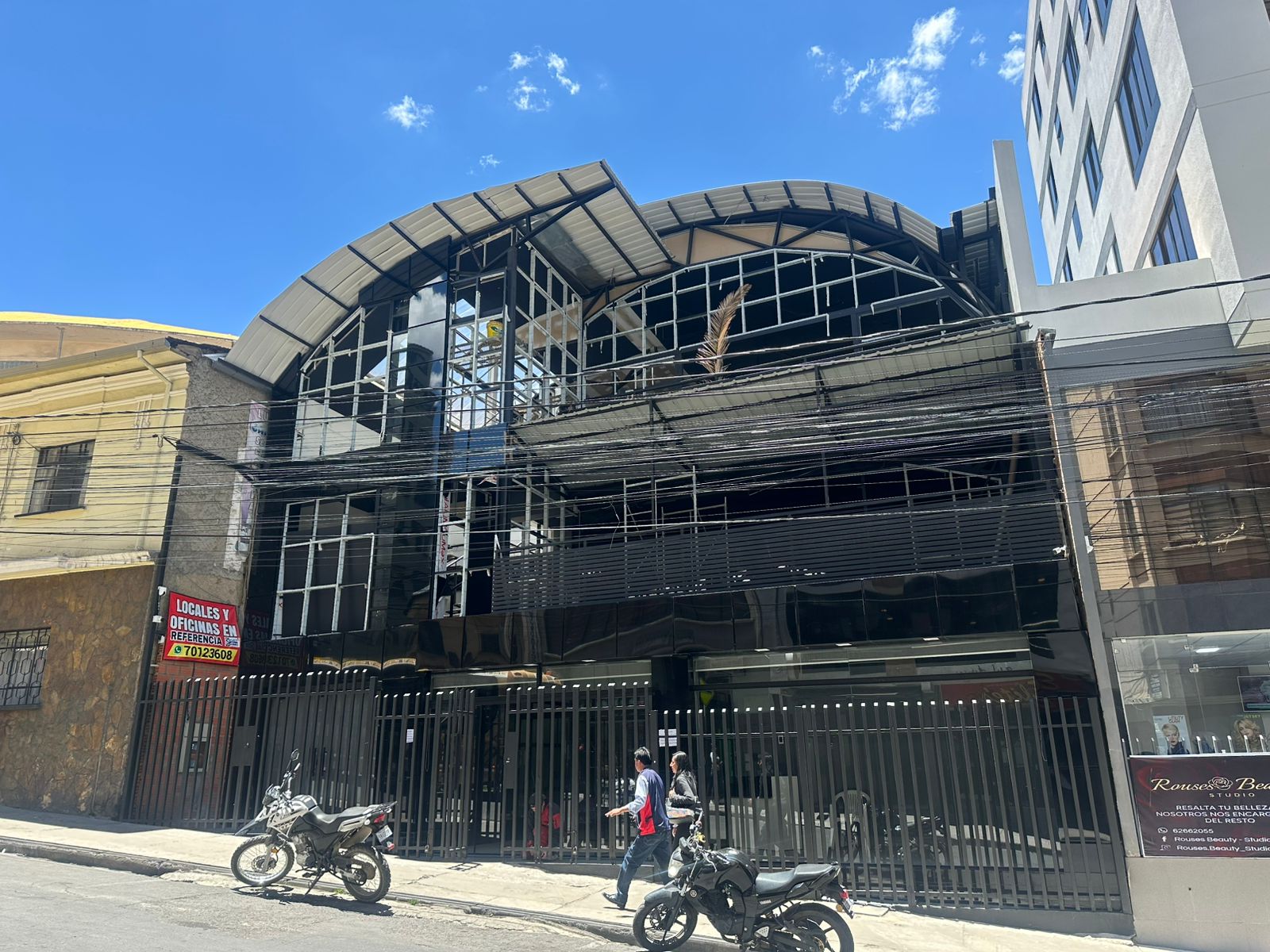 Vista exterior de un edificio corporativo